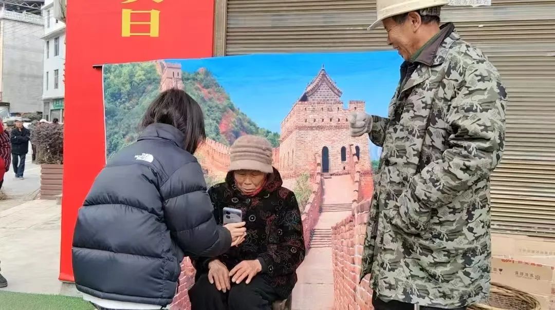 弘慧“镜观岁月”公益项目：用镜头为桑植老人圆梦